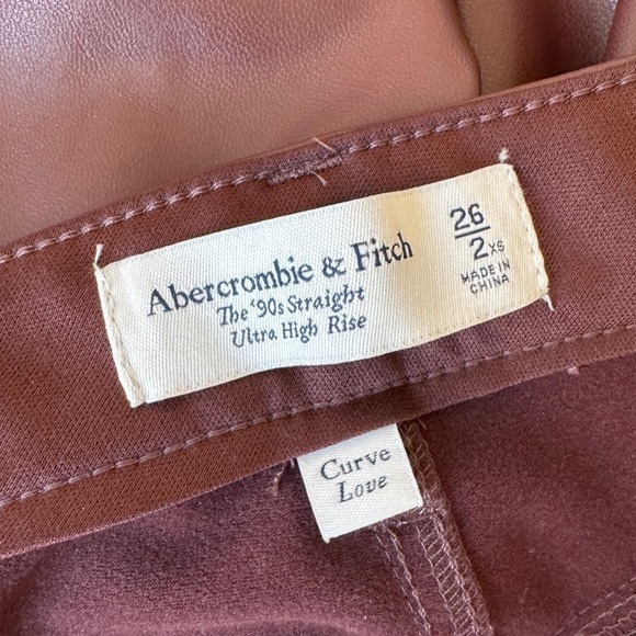 ABERCROMBIE • Curve Love Vegan Leather 90s Straight Pant in Dark Brown - Picture 8 of 11